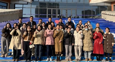 亚洲精品久久久久无码精品-日韩一区二区三区精品-久久6699精品国产人妻-亚洲另类春色国产精品-精品福利视频网站马克思主义学院,聚焦“四个强化”,办好“关键课程”。2024年,当选安徽省马克思主义哲学应用学会名誉会长和副会长单位,并斩获安徽省教学成果奖二等奖、“三全育人”试点省建设思想政治工作创新“优秀”等级。教师团队表现出色,在长三角民办高校教学技能大赛中荣获总决赛二等奖、省赛一等奖,以及省社科联“三项课题”一等奖。此外,学院成功举办“时代楷模”报告会、成立“合光同行”工作室,并实施结对共建活动,凝聚思政课教师与辅导员、教研室与三院三部力量,在大思政课中共筑育人新篇章。