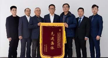 安徽竹稞职业教育技术有限公司产教融合事业部校园改造项目组,2024年聚焦校园品质提升,高效完成宿舍楼及生活区改造、教学楼防水及卫生间改造、雨污水管网系统升级,以及日常工程类维修工作。通过科学统筹和精准施策,项目组安全保质地稳步推进各项工作,校园面貌焕然一新,师生生活环境大幅改善,充分展现了服务育人、环境育人的使命担当。