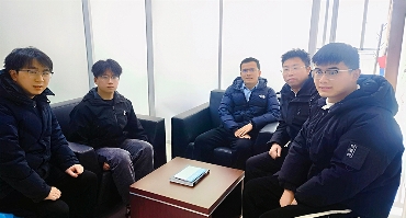 安徽三联机器人科技有限公司智慧养老产品与系统解决方案团队由研发中心组建,依托平台化和智能化技术优势,秉持严谨务实、协同创新精神,扎实调研、精准设计,克服重重困难,成功完成了上海、合肥、宣城、宁国等地的重点项目。团队成员默契协作、攻坚克难,凭借过硬的专业技能和强烈的责任感,持续推动养老系统项目落地与突破,广受客户好评。他们以实际行动诠释了三联人的专业素养与责任担当,书写着三联智慧康养产业的新篇章。